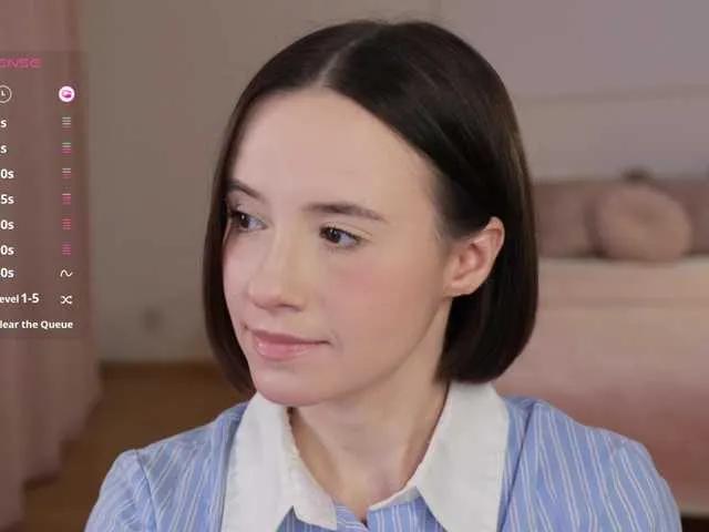 Offline -FemaleEssence- on BongaCams