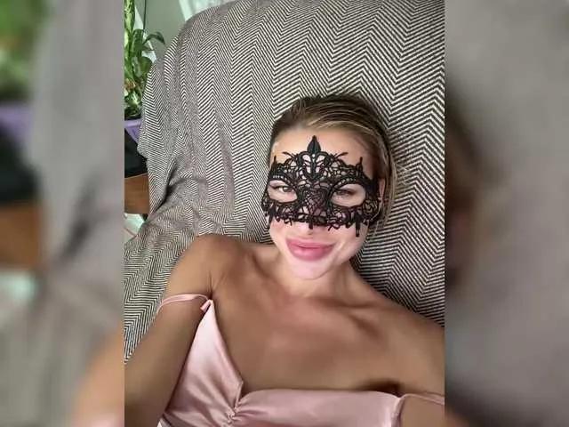 Offline -liyasilvers- on BongaCams