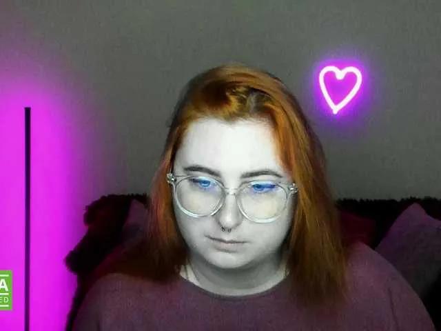 Offline Aliciaredluv on BongaCams