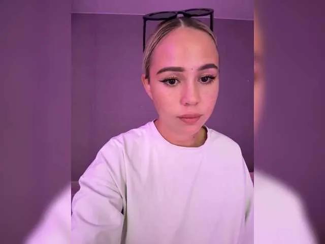 Offline AmyGlad on BongaCams