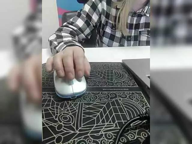 Offline Angelinamik on BongaCams