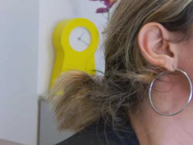 Offline AnneBlueeyes on BongaCams