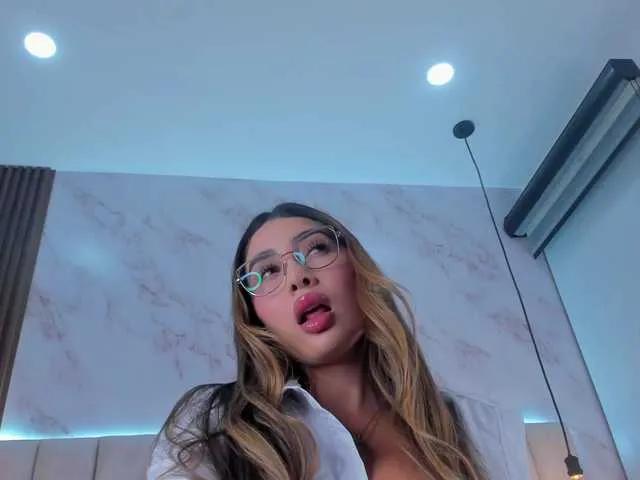 Offline Annyy-Rosse on BongaCams