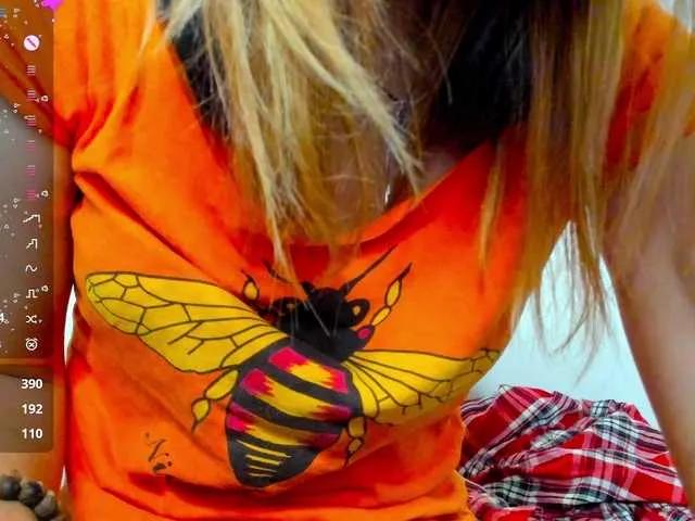 Offline Beellami on BongaCams