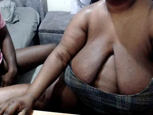 Offline bigboobscoupls on BongaCams