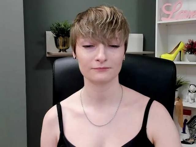 BlairPlay — I love to flirt, tease, and keep you guessing because let's face it...life's way more fun when there's a little mystery. #tease #flirt #seduce #nylons #fishnets #highheels #boots #roleplay #dirtytalk #fetish #foot #footjob #sph #cbt #cei #joi #cfnm...