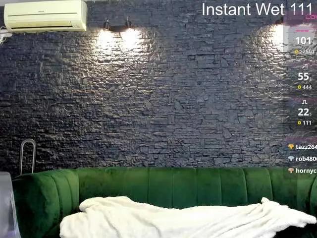 Offline boobzilla on BongaCams