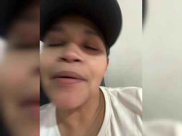 Offline Candela-lat on BongaCams