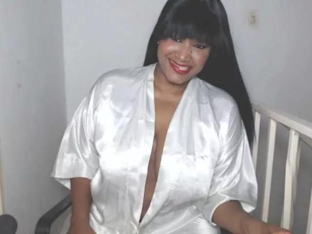 Offline Chocolate13 on BongaCams