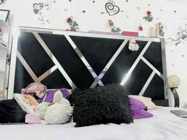 BongaCams Dreamgirlss is Freechat Dreamgirlss — Make hot conversations and play a little