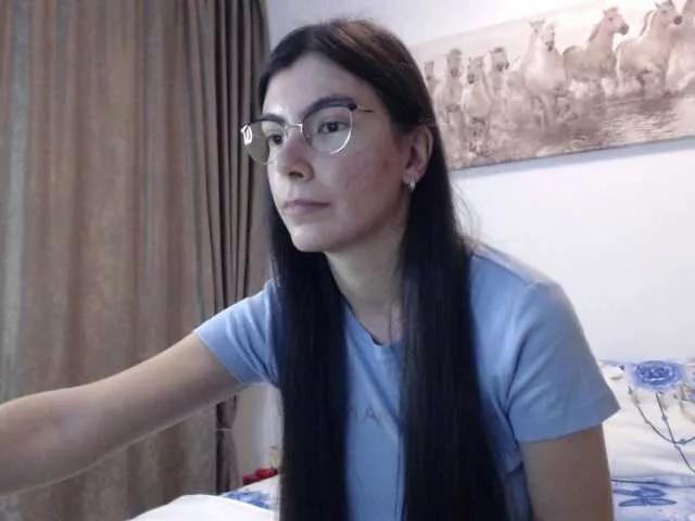 Offline Elinor21 on BongaCams