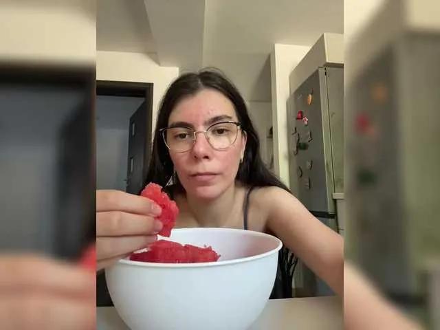 Offline Elinor21 on BongaCams