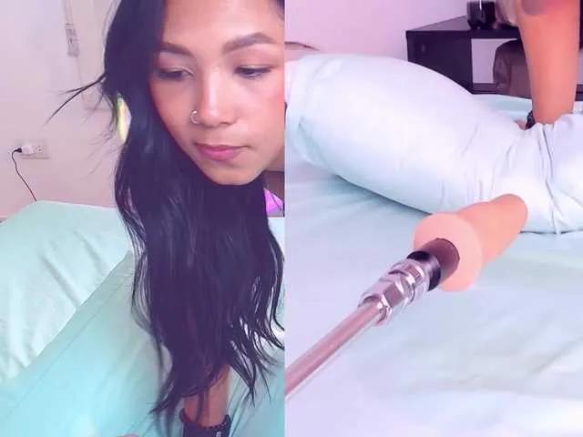 Offline EllieBlush on BongaCams