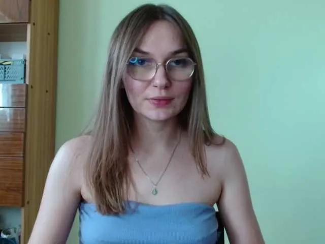 Offline Ellyxcute on BongaCams