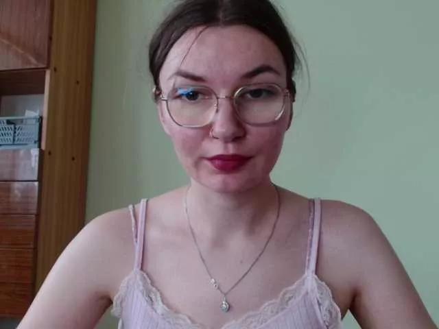 Offline Ellyxcute on BongaCams
