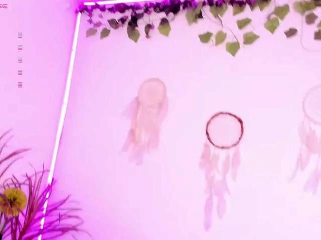 Offline Emylopez on BongaCams