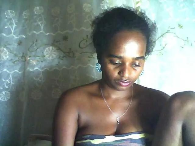 Freechat Flania on BongaCams