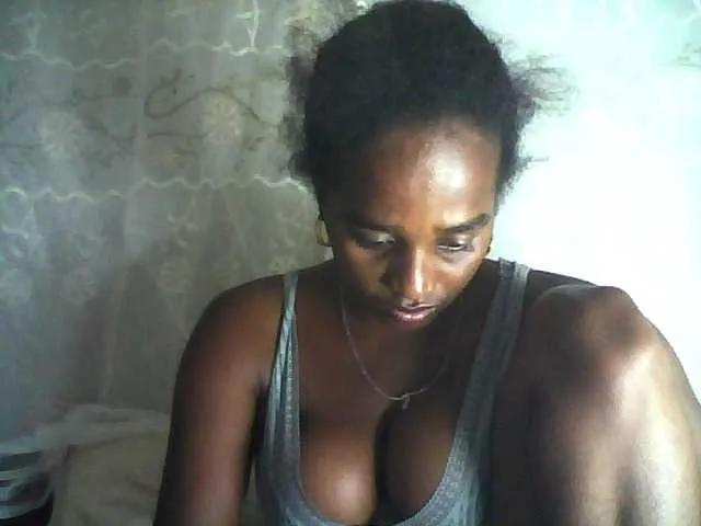 Freechat Flania on BongaCams