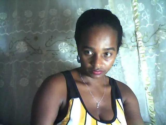 Freechat Flania on BongaCams