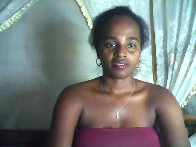Freechat Flania on BongaCams
