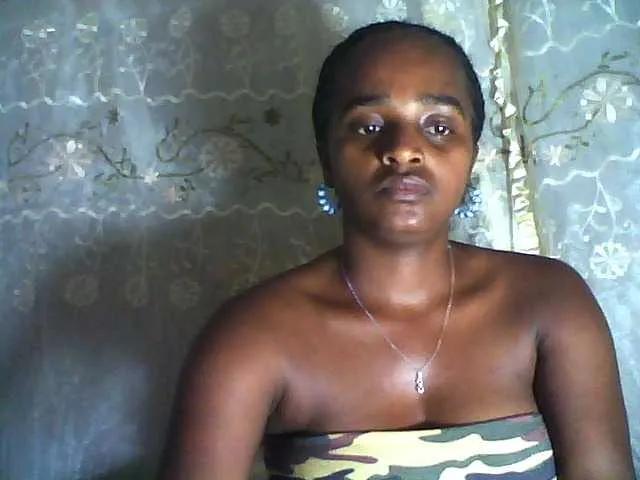 Freechat Flania on BongaCams