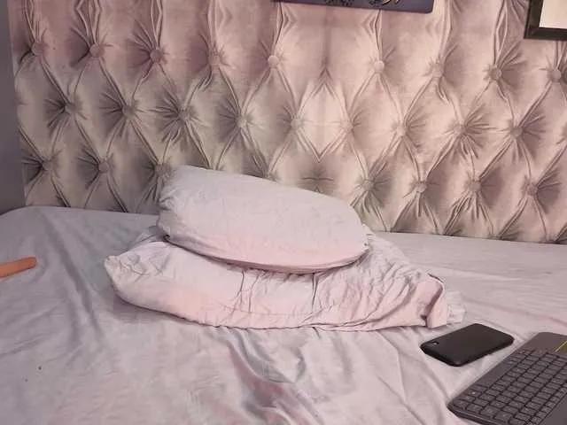 Offline Gabytaylor on BongaCams