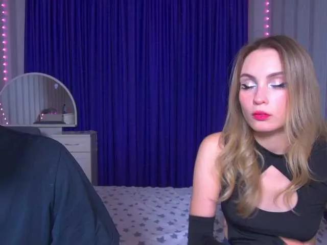 Offline hollyJoys on BongaCams