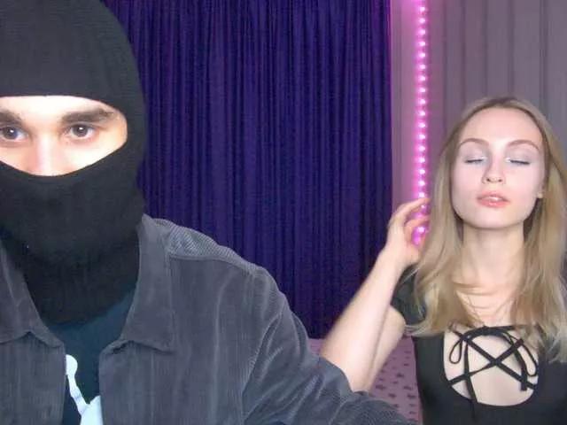 Offline hollyJoys on BongaCams