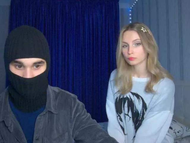 Offline hollyJoys on BongaCams