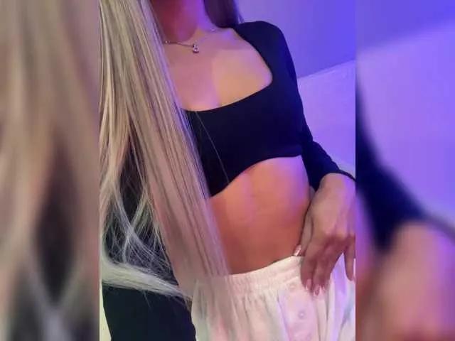 Offline HollyPolly111 on BongaCams