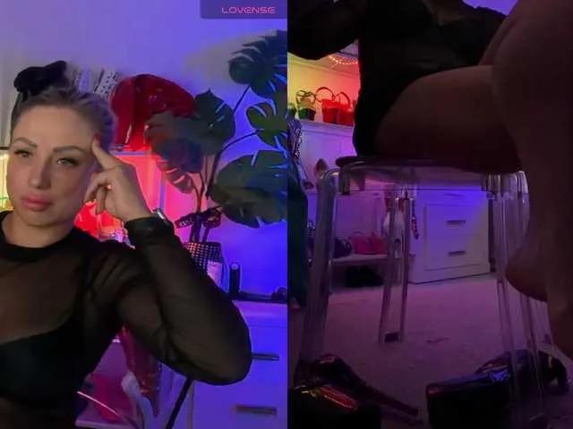 Offline HomePussy1 on BongaCams