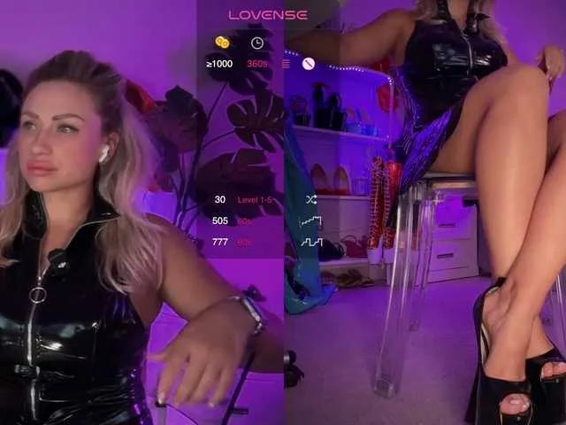 Offline HomePussy1 on BongaCams