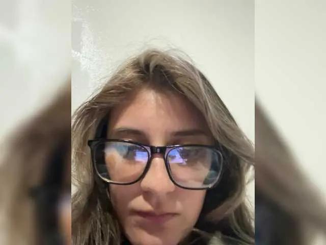 Offline Isabela-Ross on BongaCams