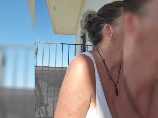 Offline JennaDeluxe on BongaCams