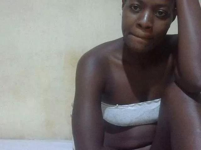 Freechat Juicyass-02 on BongaCams