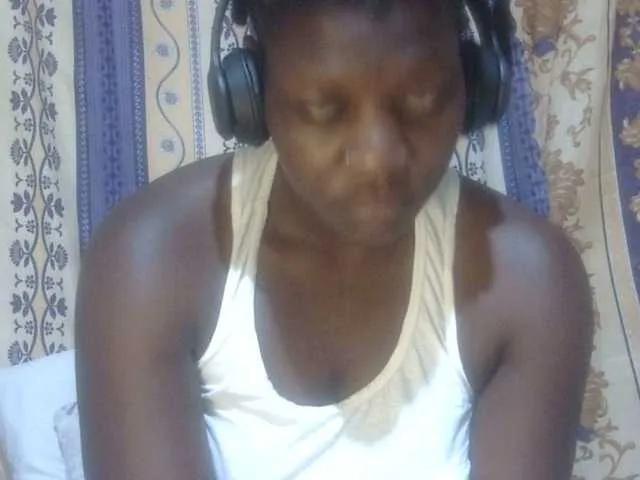 Freechat Juicyass-02 on BongaCams