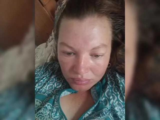 Offline Juliamad on BongaCams