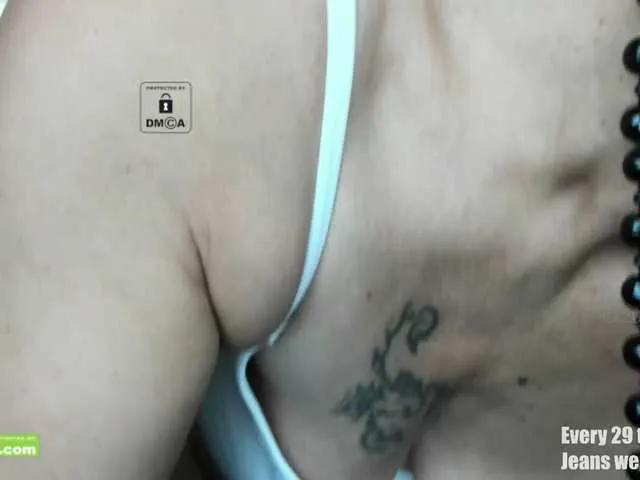 Offline KARINA-S-PALACIOS on BongaCams