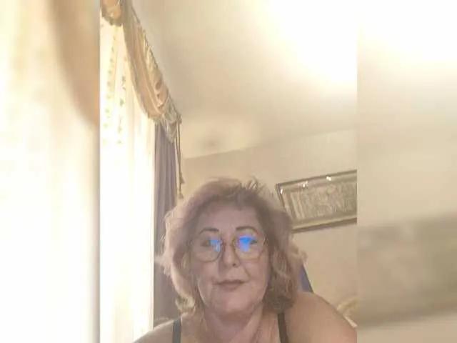 Offline KarinkaSweet on BongaCams