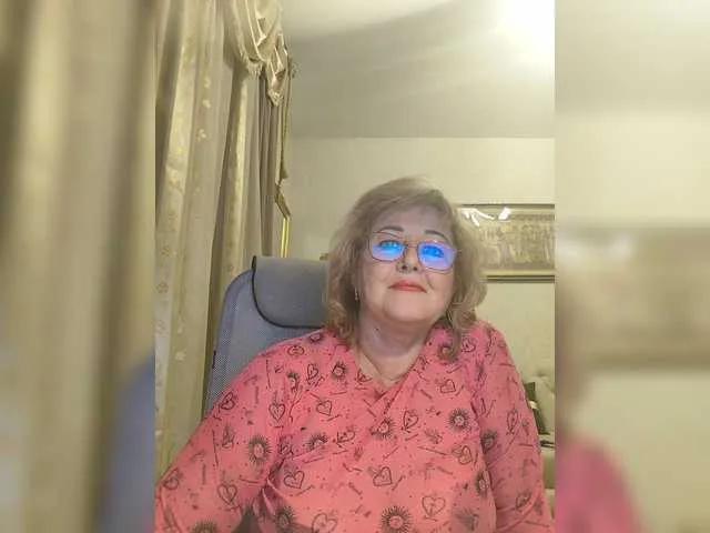 Offline KarinkaSweet on BongaCams