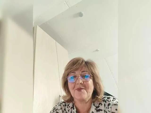 Offline KarinkaSweet on BongaCams