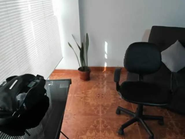 Offline khloe-tomson on BongaCams