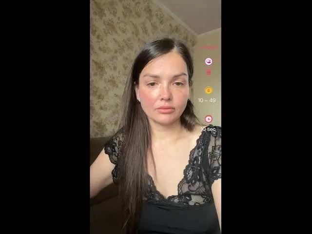 Offline KikiMilf84 on BongaCams