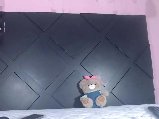 Offline KinkyCutie on BongaCams