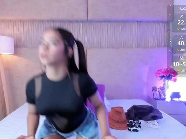 Offline Kyraaa on BongaCams