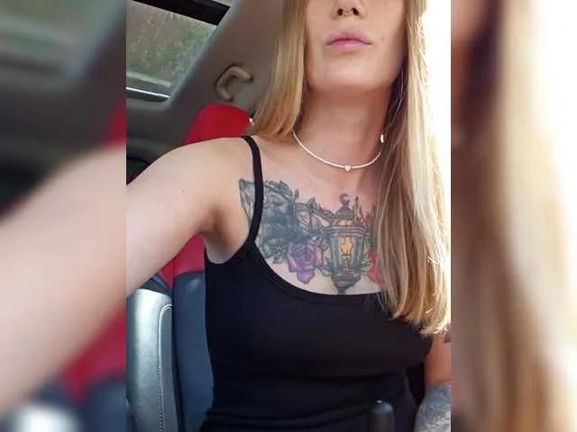 lana-lana03 on BongaCams 