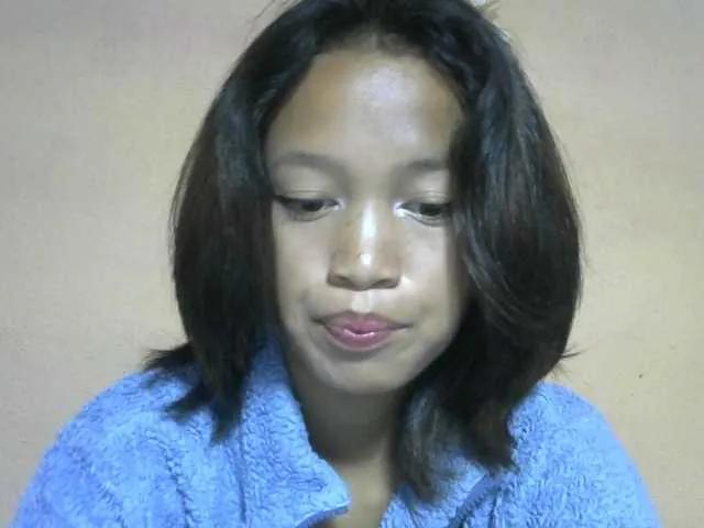 Offline Laura1881 on BongaCams