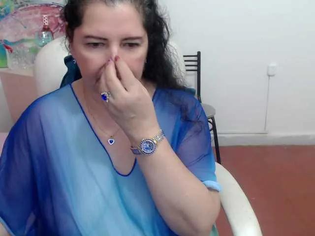 Offline leonela on BongaCams