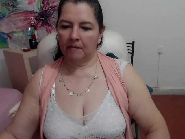 Offline leonela on BongaCams