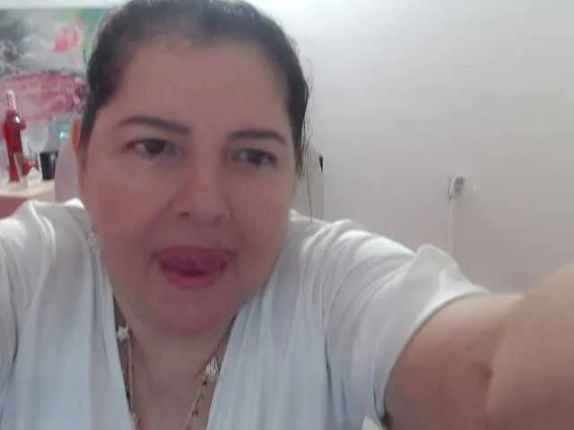 Offline leonela on BongaCams